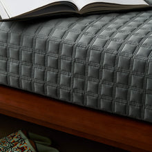 Load image into Gallery viewer, Coverlet